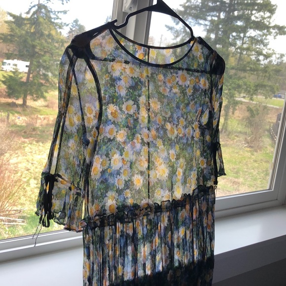 3/$12 Flowers short dress. - Picture 3 of 3